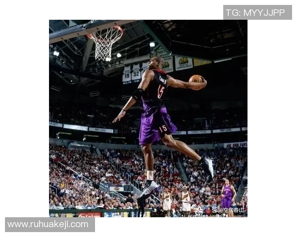 足球明星的魅力与成就评论探讨及其对球迷的影响分析